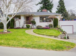 3911 Dawe Rd, Saanich, BC V8N 4H5