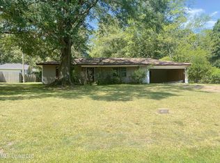 4113 Oakhill Dr, Jackson, MS 39206