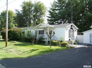 209 4th St, Manchester, IL 62663