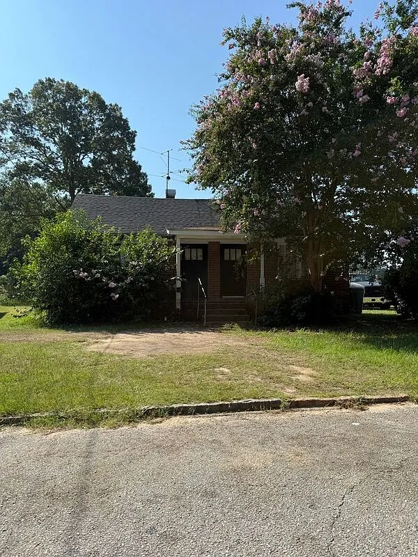 1 bed, 1.0 bath, 950 sqft, $800 — Photo 1