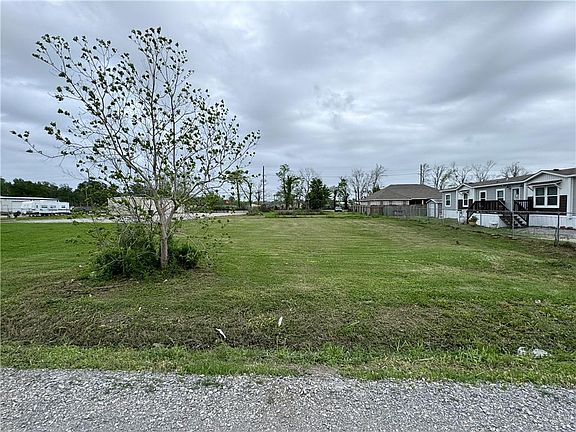 4th image of 139 Blueberry Hill Ln
