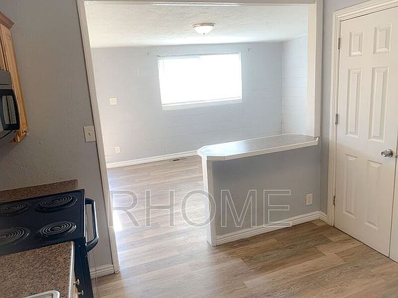 3rd image of 2727 S Edison St APT 1