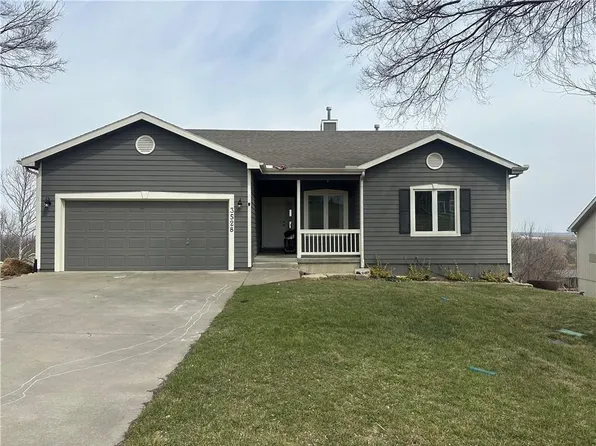 3528 Tillerman Dr, Lawrence, KS 66049