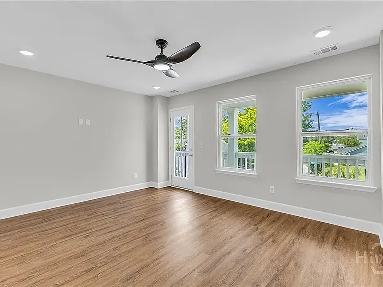 716 Waters Ave — Photo 7