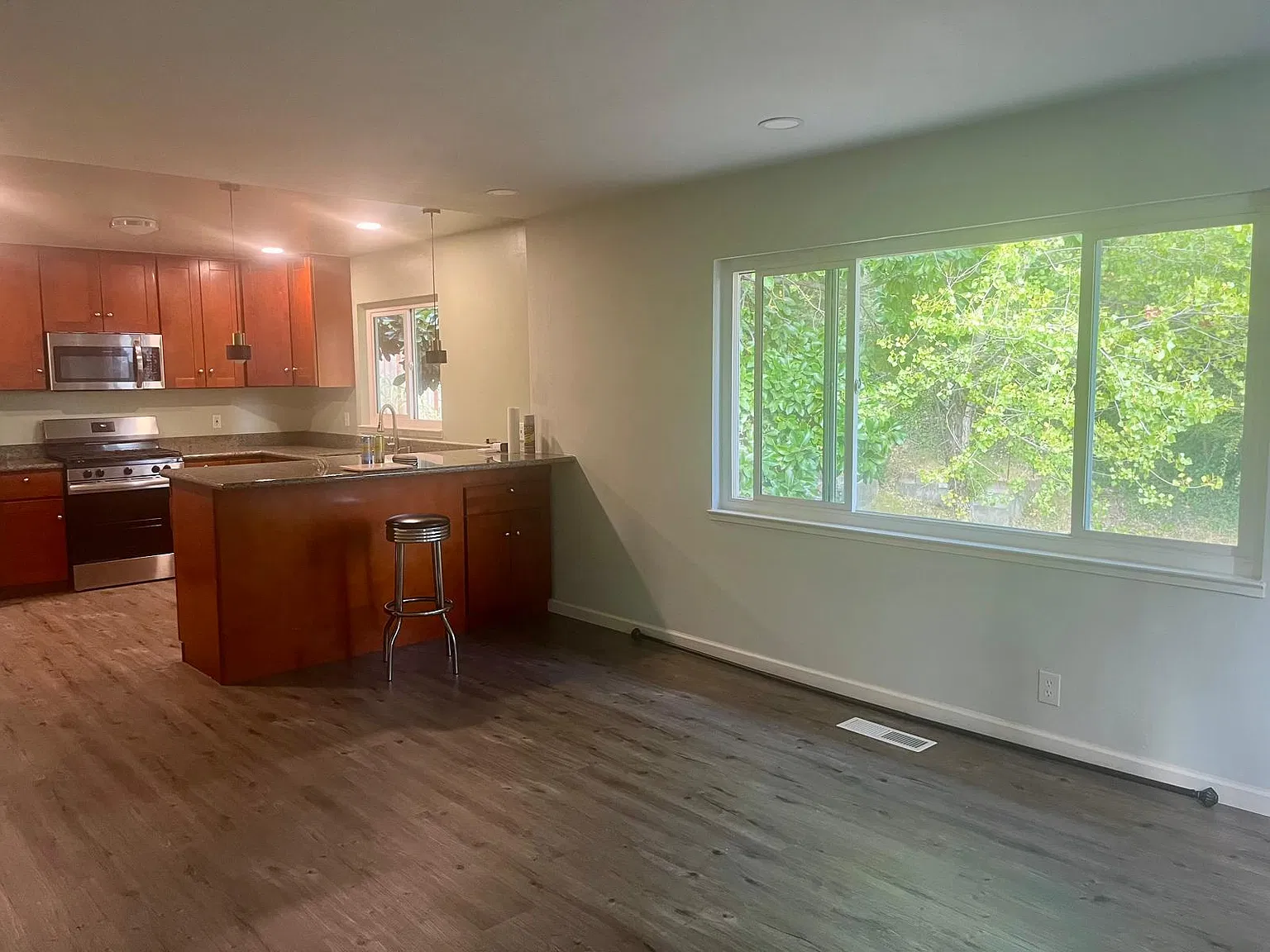 Overlook Ave, Hayward — Photo 2