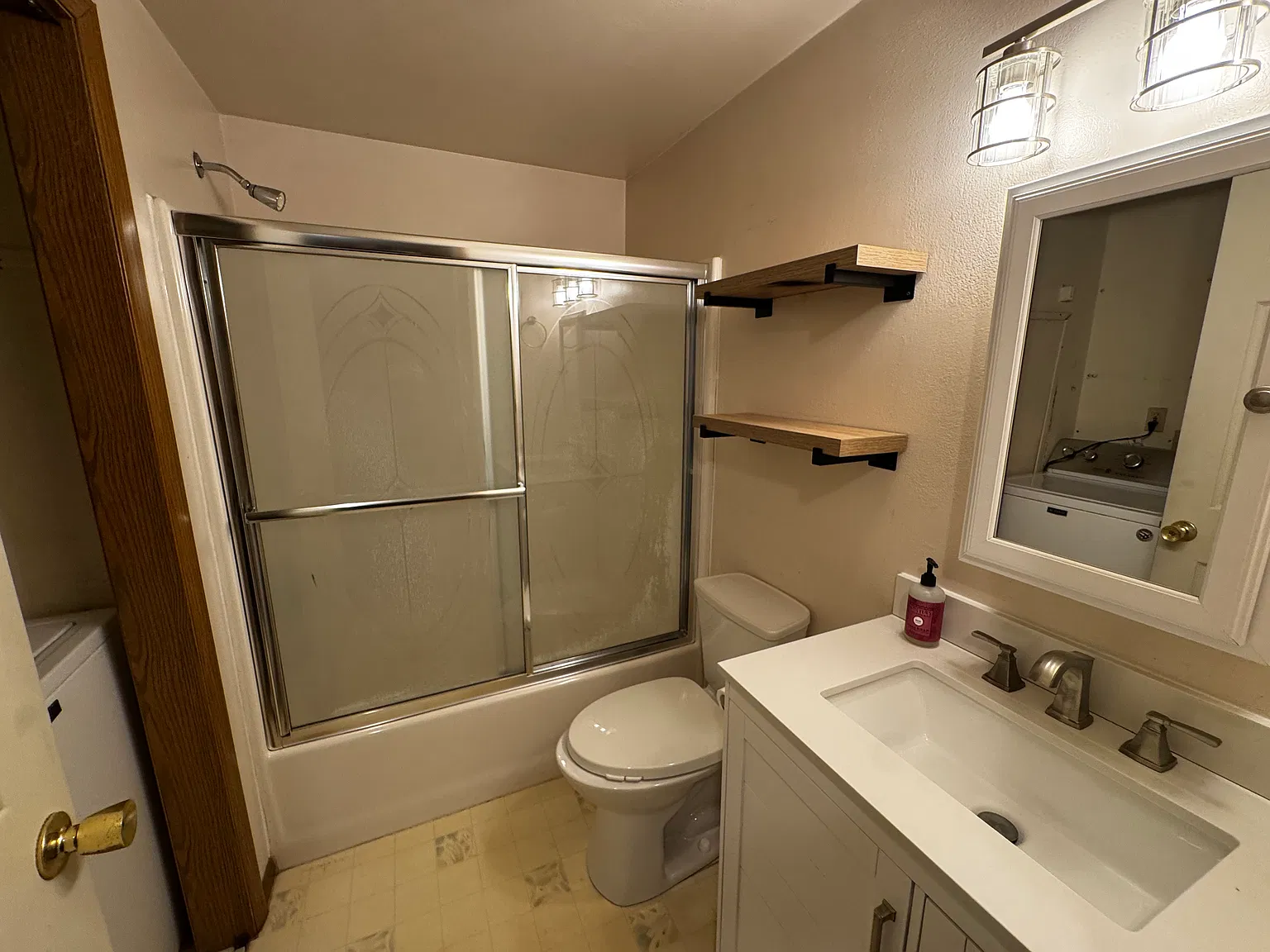 4 bed, 960 sqft, $1,850 — Photo 4