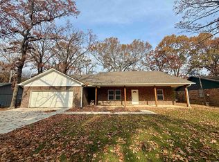 1906 Hutto St, Conway, AR 72032