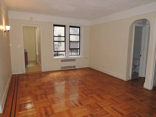 Rented by Lang Realty LLC | media 8