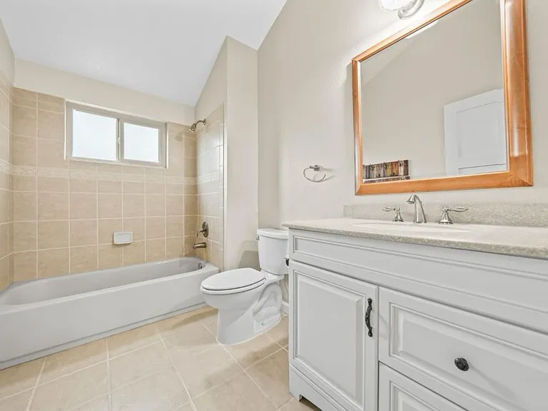 2nd bathroom