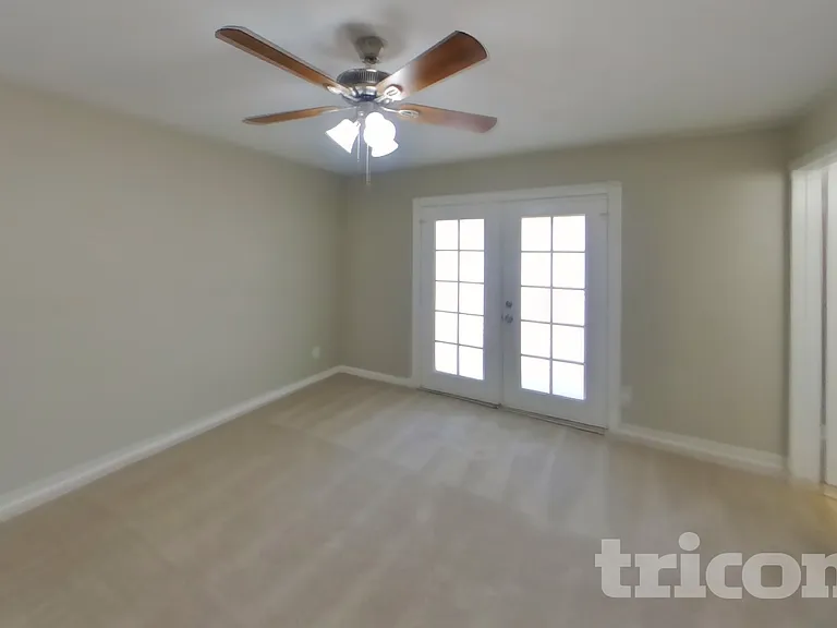 6237 W Marconi Ave — Photo 7