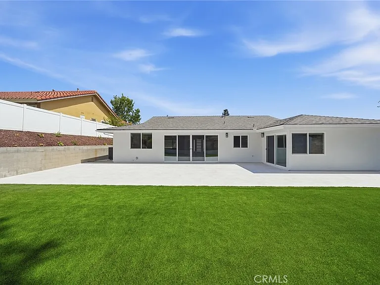 520 W Country Hls — Photo 29