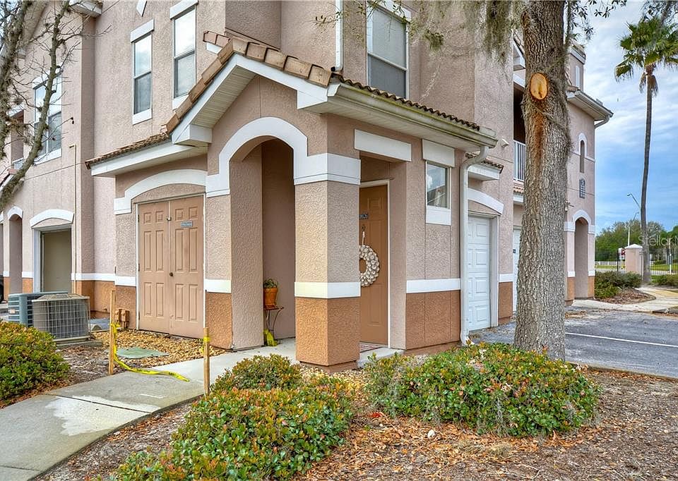 1st image of 18022 Villa Creek Dr