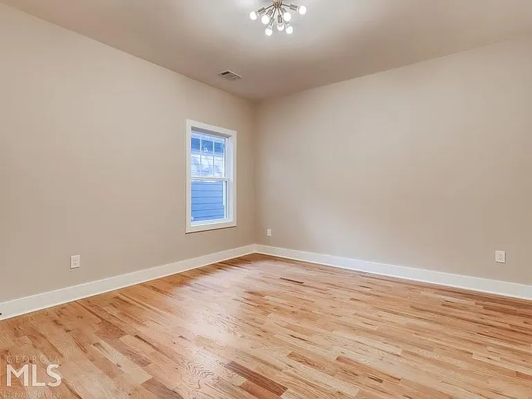 1253 Princess Ave SW — Photo 13