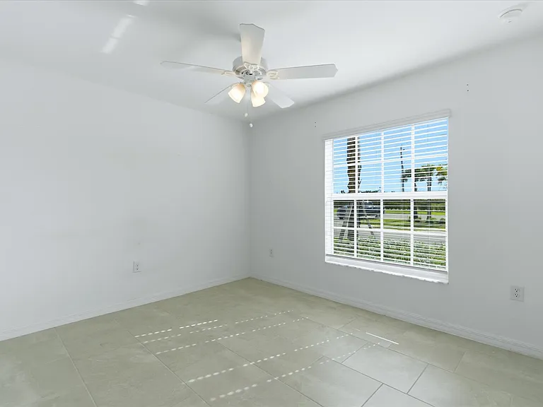 3911 Treasure Oak Way — Photo 15
