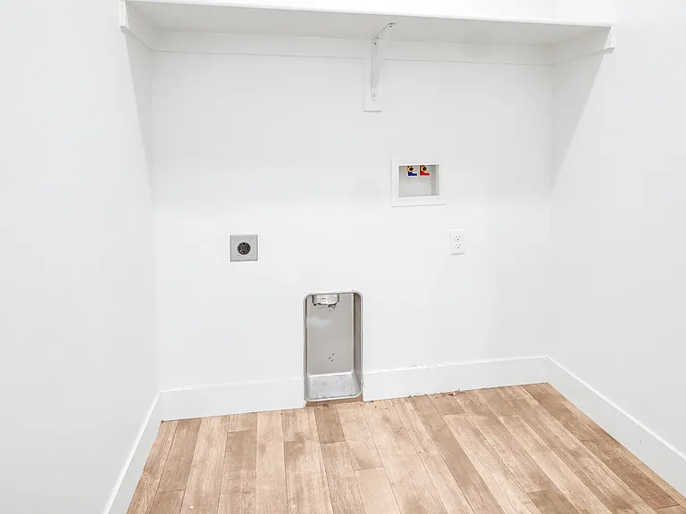 448 S Wood Stream Rd — Photo 11