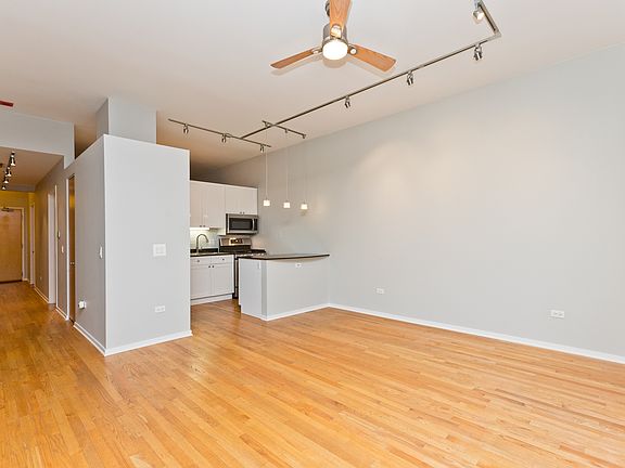 3rd image of 1201 W Adams St APT 709