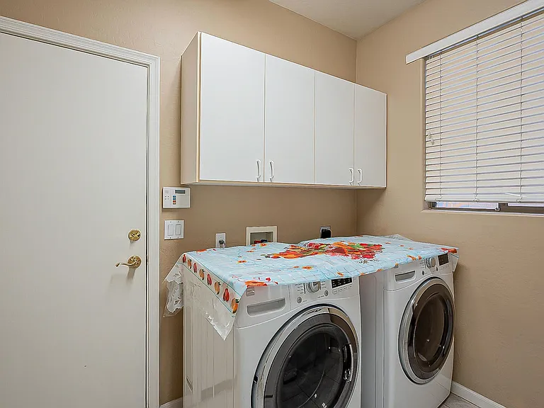 4926 E Duane Ln — Photo 33