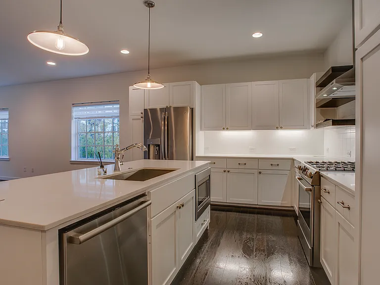 602 Finley Ct — Photo 12