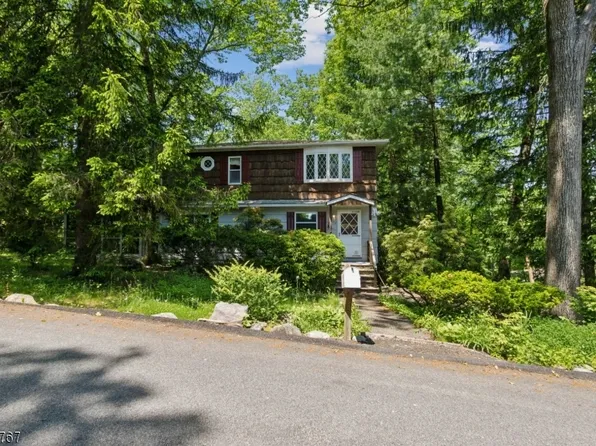 26 Cliff Trl, Kinnelon Boro, NJ 07405