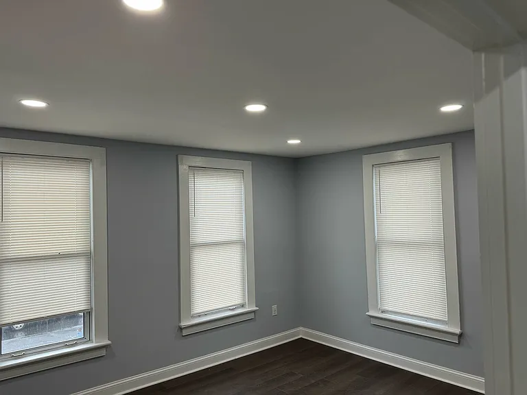 17 E 9th St #2 — Photo 5