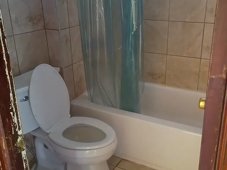 116 Westminster Ave — Photo 7