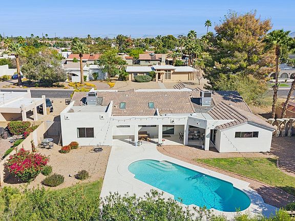 2nd image of 5621 E VOLTAIRE Avenue