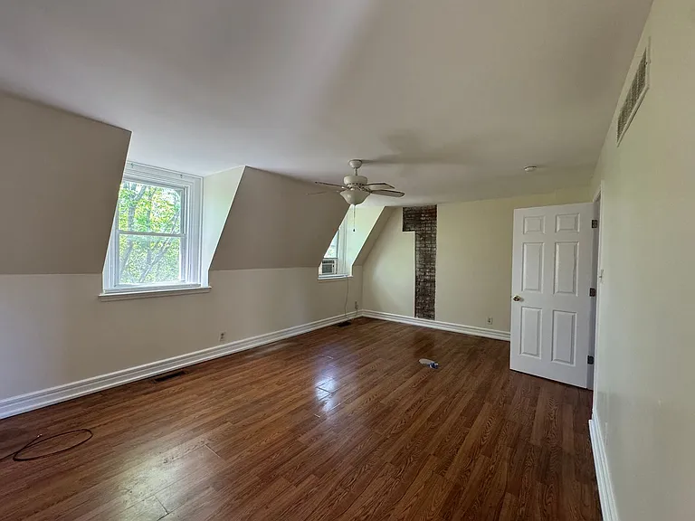 2027 Russell Blvd. — Photo 8