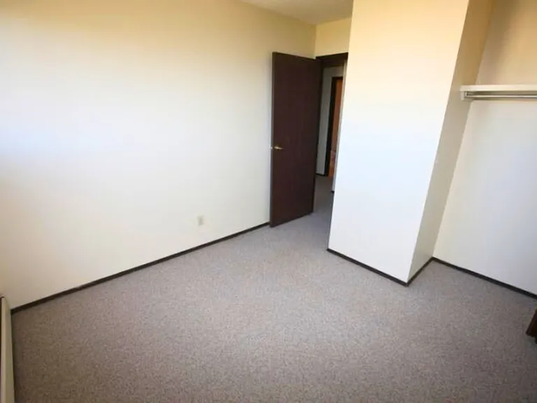 421 Ross Haven Dr — Photo 6