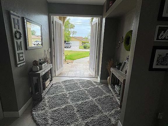 5th image of 107 SE 12th Ct