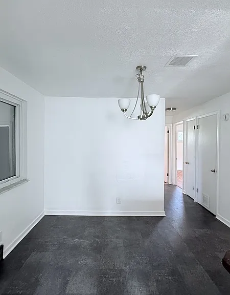 517 Foltz Dr — Photo 6
