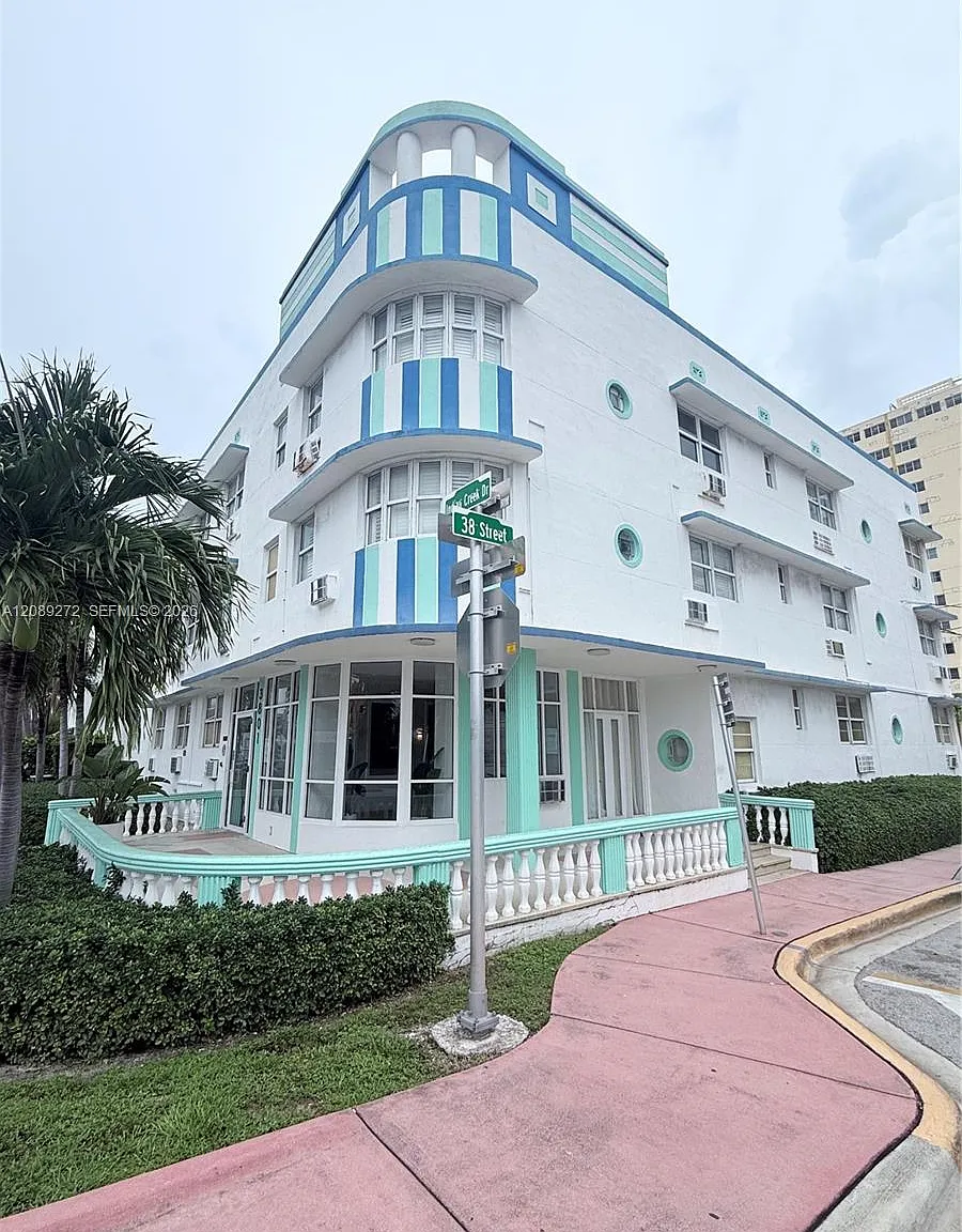 Riverview Villas Condo — Photo 1