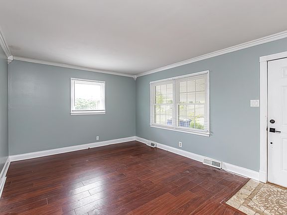 5th image of 415 Lancelot Ln