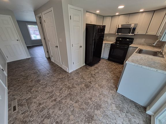 2nd image of 2025 Abilene Ct