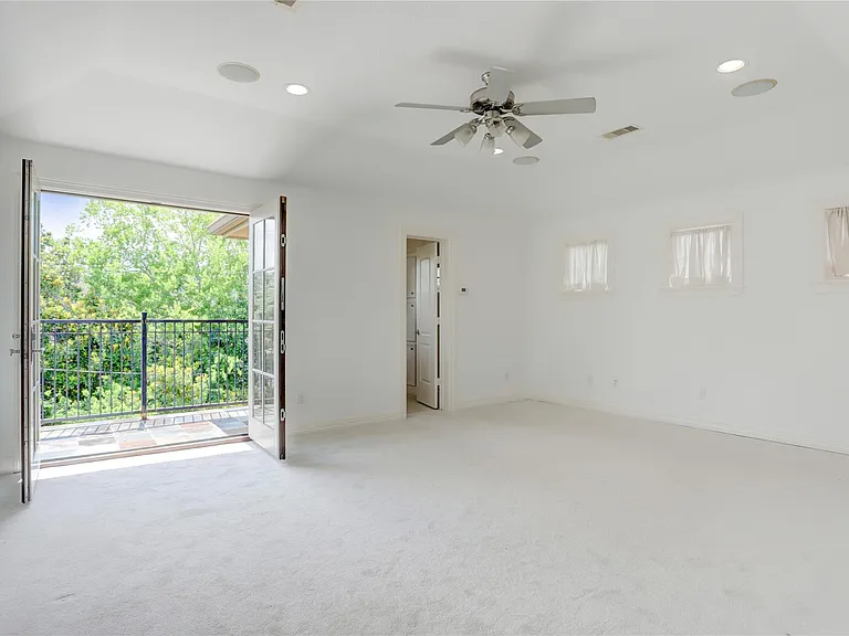 6341 Mercer St — Photo 12