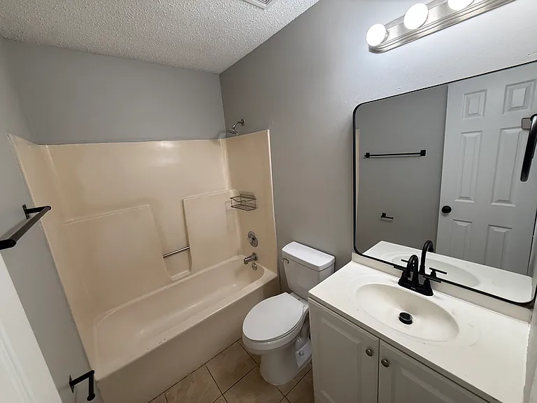 480 Elmfield Cv — Photo 6