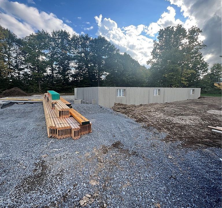 1st image of 26940 Victory Ln