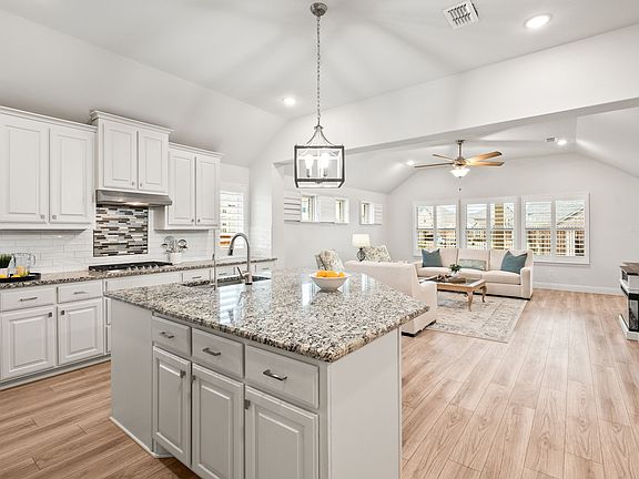 4th image of 809 Mathew Dr