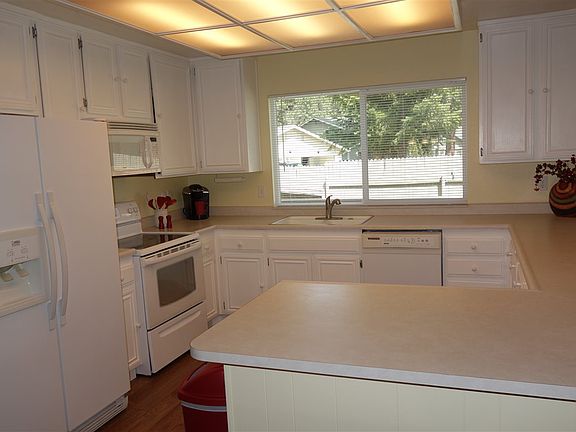 5th image of 79 W Ponderosa Dr
