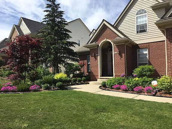 2nd image of 1570 Meadowside Dr