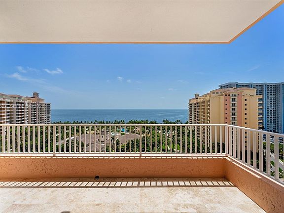 5th image of 785 Crandon Blvd APT 1401