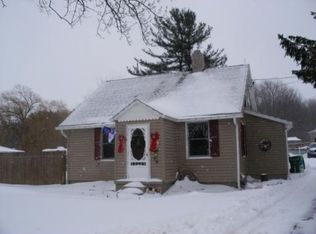 2487 Hershey Rd, Erie, PA 16509