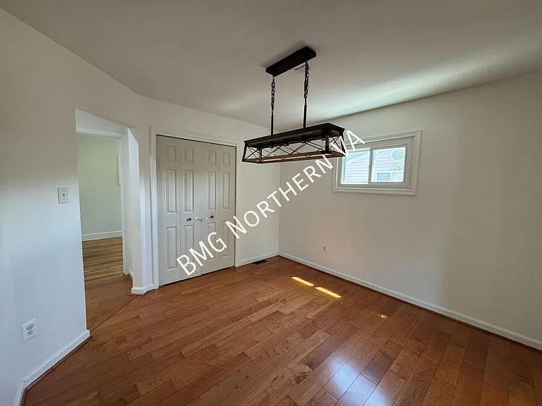1909 Rollins Dr — Photo 7