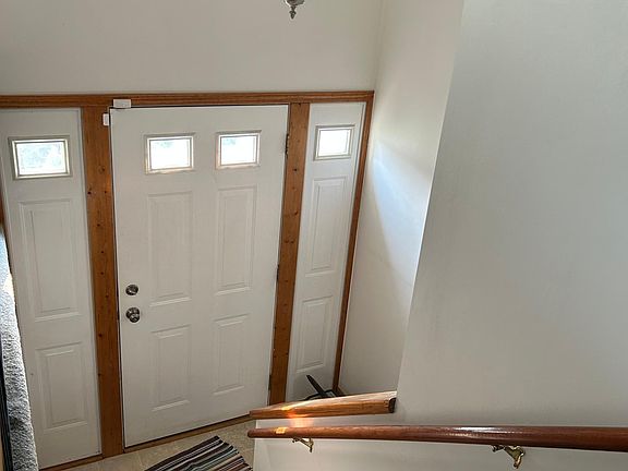 2nd image of 905 Bishop St