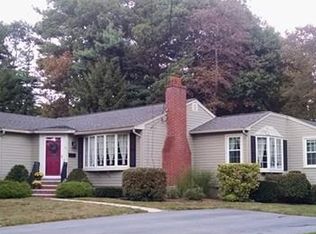 11 Trickett Rd, Lynnfield, MA 01940