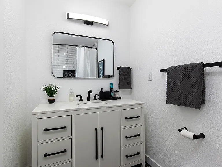 5609 Cervantes Ave — Photo 9