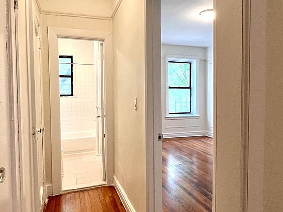 3rd image of 108 Park Ter E #B6