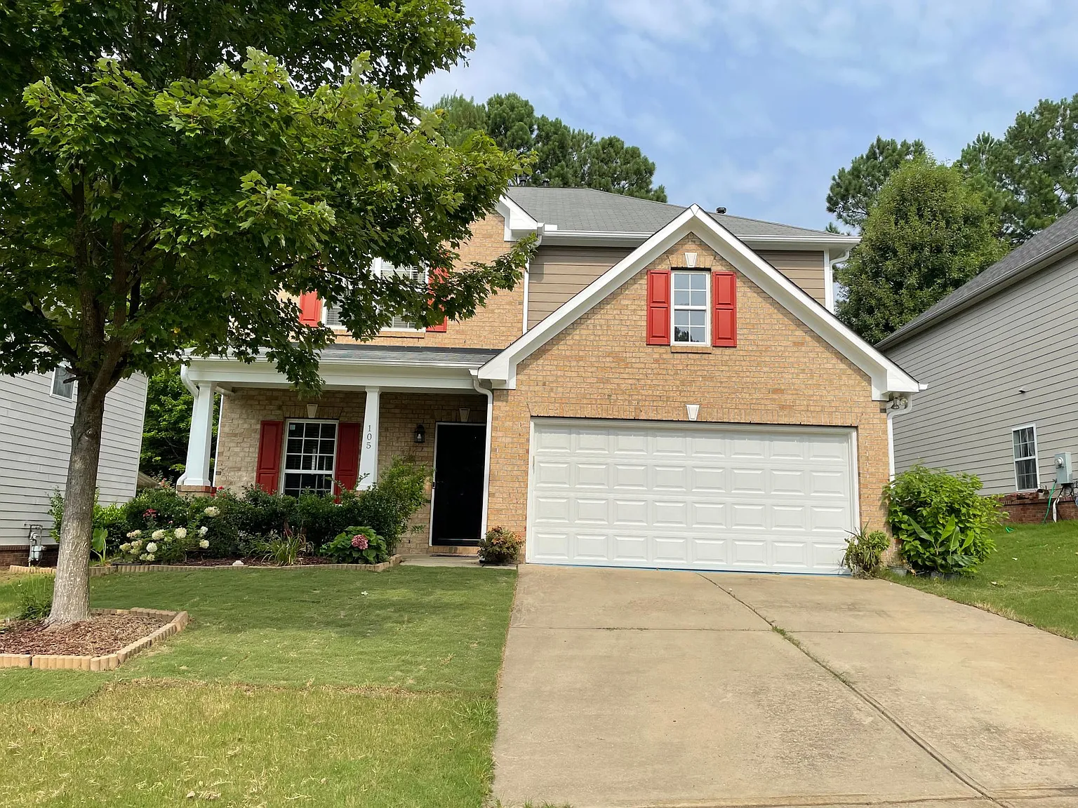 4 bed, 2.5 bath, 2528 sqft, $2,425 — Photo 2