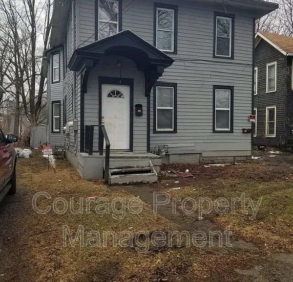 514 W 1st St #B — Photo 1