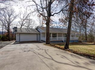 399 Crestview Dr, Ridgedale, MO 65739