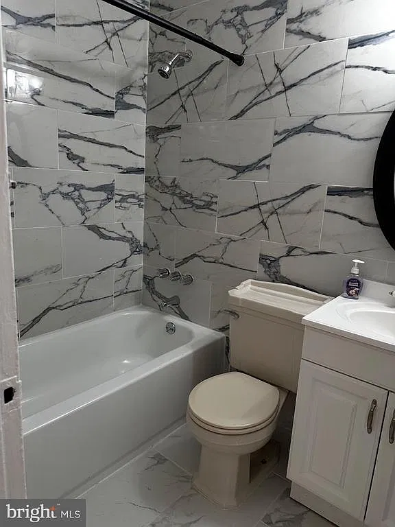 3 bed, 2.0 bath, 1184 sqft, $2,500 — Photo 4